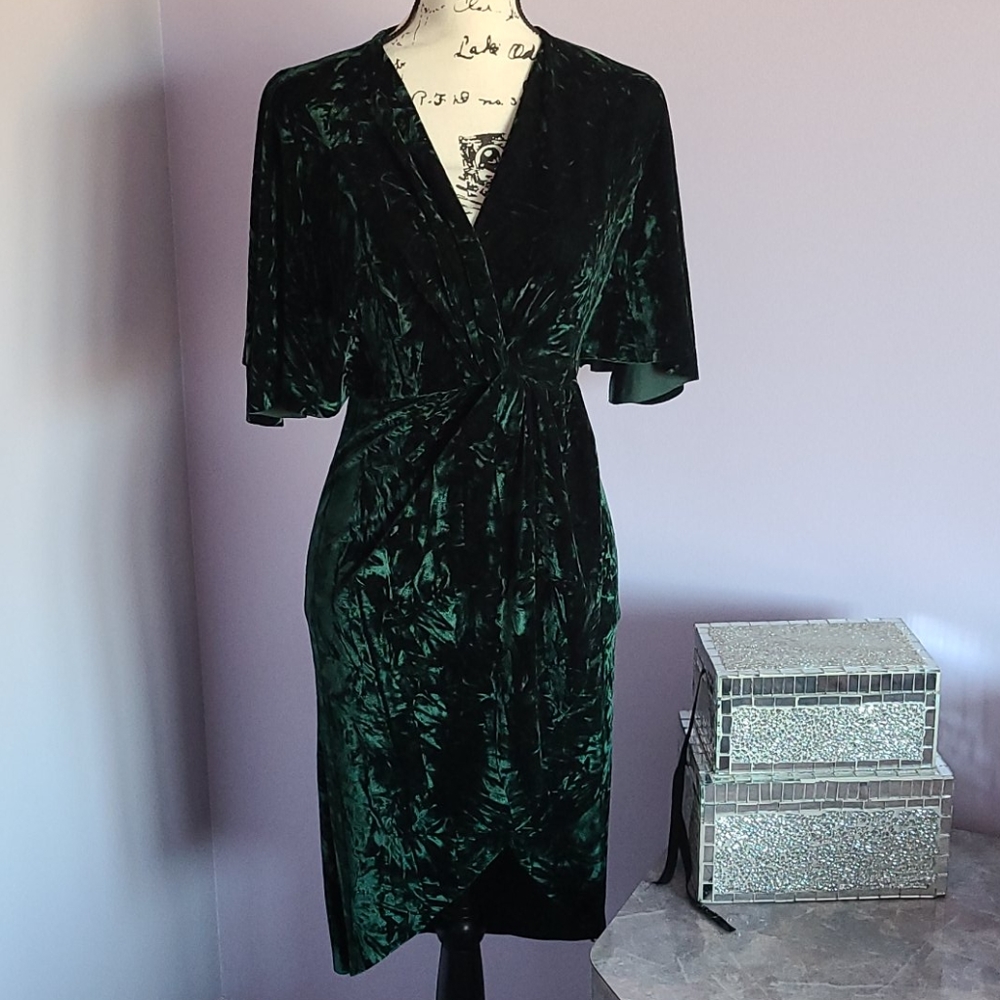 ◾last 1▪️emerald green velvet dress◾